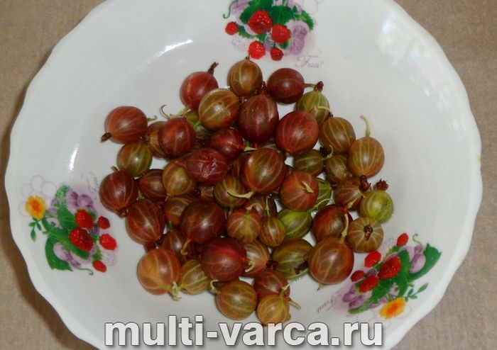 Компот із аґрусу та малини на зиму