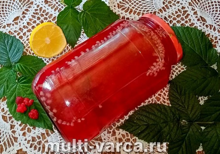 Компот із малини з лимоном і м'ятою