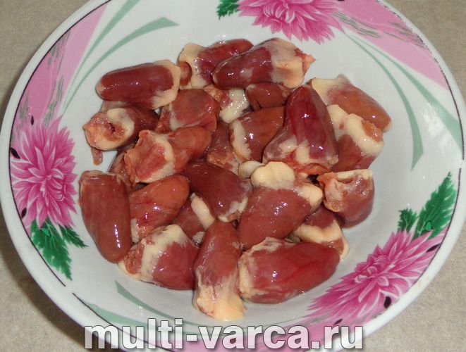 Курячі сердечка з макаронами в мультиварці