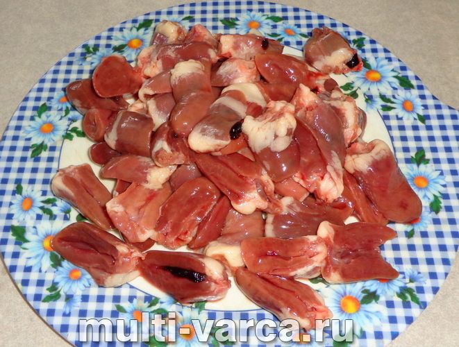 Курячі сердечка з макаронами в мультиварці