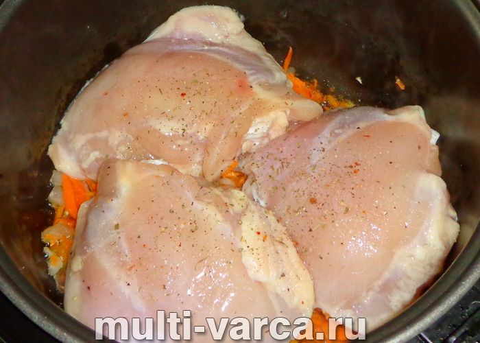 Курячі стегна з гречкою в мультиварці