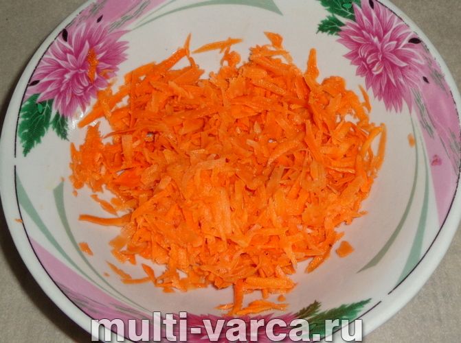 Курячий рулет з овочами в духовці