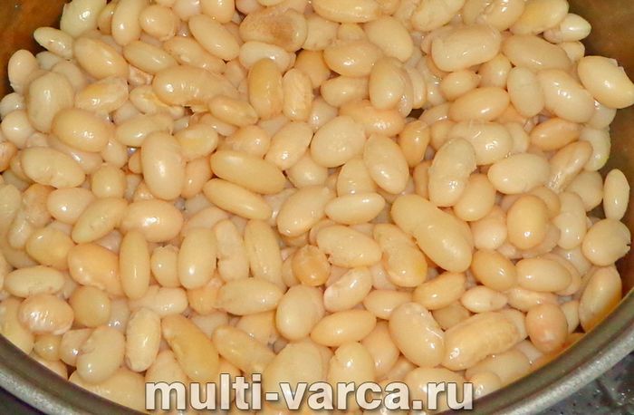 Квасоля в томатному соусі в мультиварці