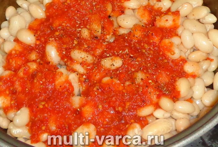 Квасоля в томатному соусі в мультиварці