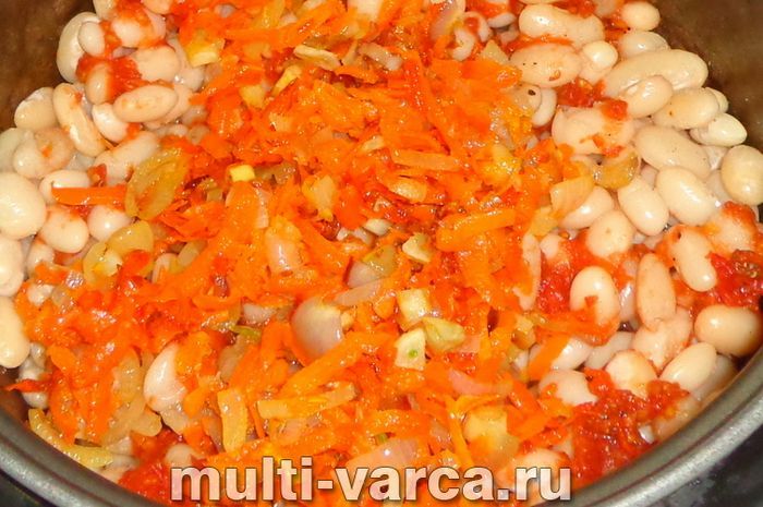 Квасоля в томатному соусі в мультиварці