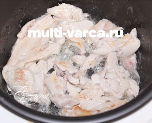 Макарони з куркою в мультиварці