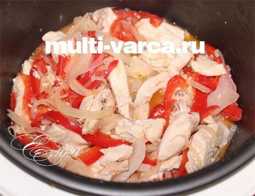 Макарони з куркою в мультиварці