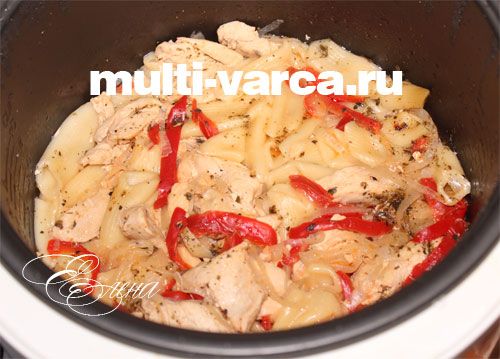 Макарони з куркою в мультиварці