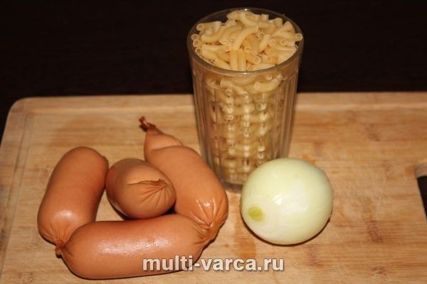 Макарони з сардельками