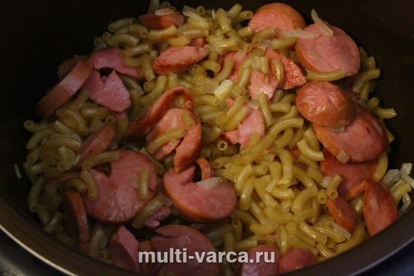 Макарони з сардельками