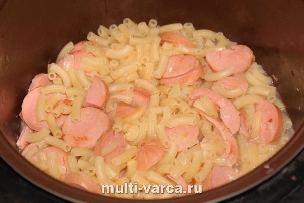 Макарони з сардельками