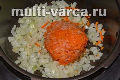 Макарони з тунцем і помідорами