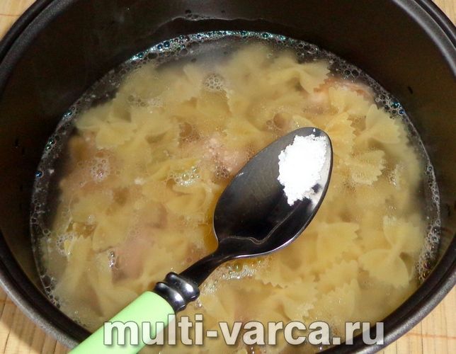 Макарони з тушонкою в мультиварці