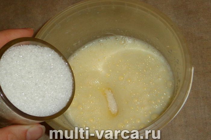 Манник на кислому молоці в мультиварці