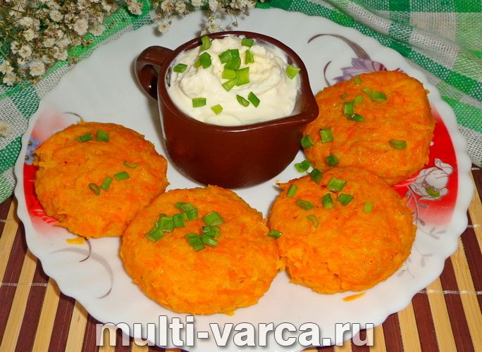 Морквяні котлети на пару в мультиварці