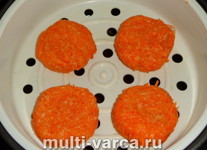 Морквяні котлети на пару в мультиварці