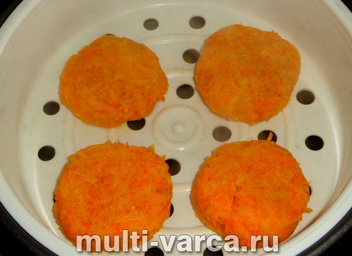 Морквяні котлети на пару в мультиварці