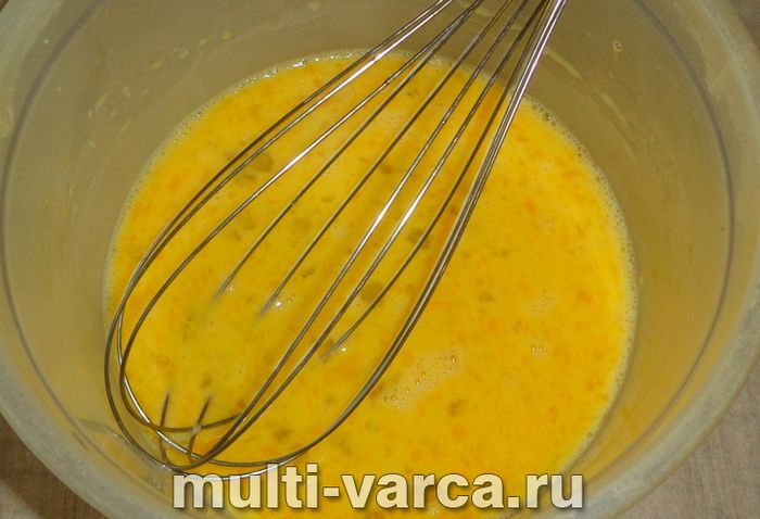 Наливний рибний пиріг на кефірі в мультиварці