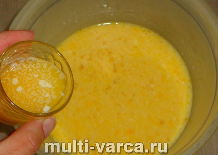 Наливний рибний пиріг на кефірі в мультиварці