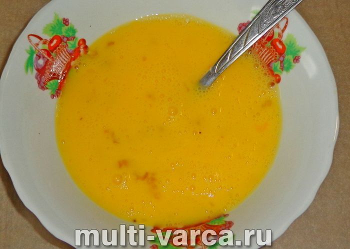 Омлет на сметані в мультиварці
