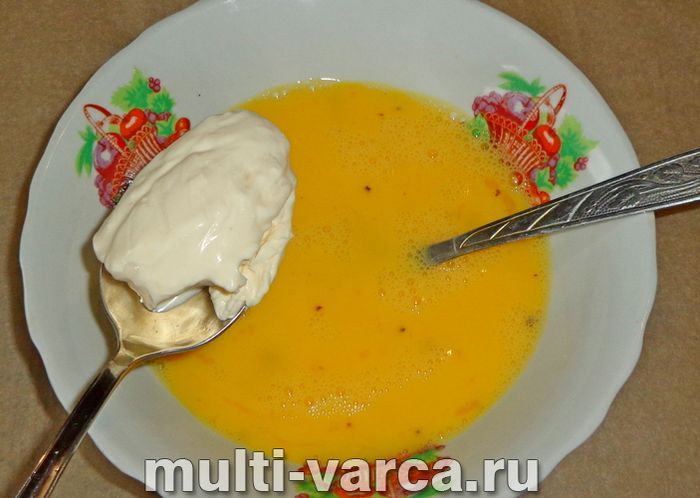 Омлет на сметані в мультиварці