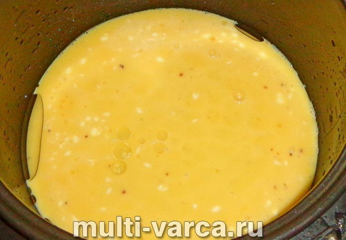 Омлет на сметані в мультиварці