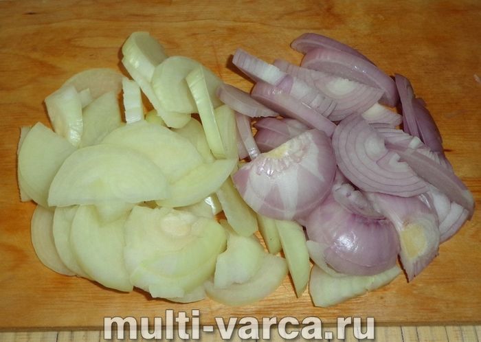 Оселедець тушкований у чаї в мультиварці
