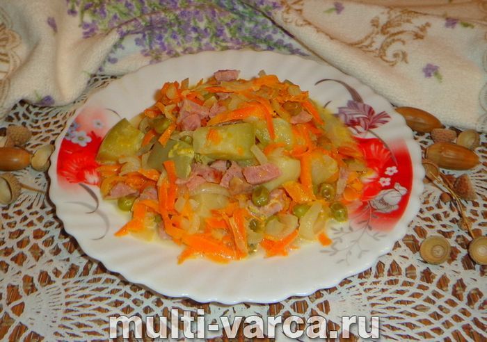 Овочеве рагу з ковбасою в мультиварці