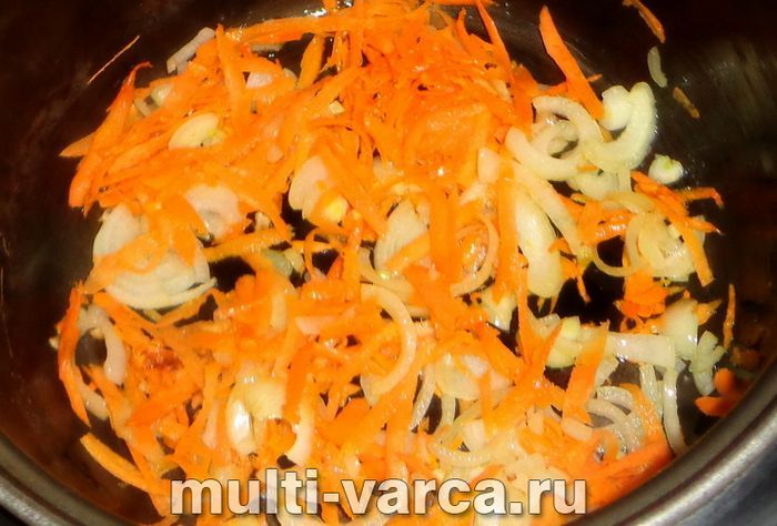 Овочеве рагу з ковбасою в мультиварці