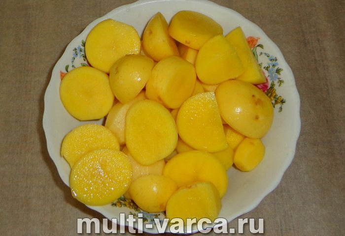 Печеня з реберцями в мультиварці