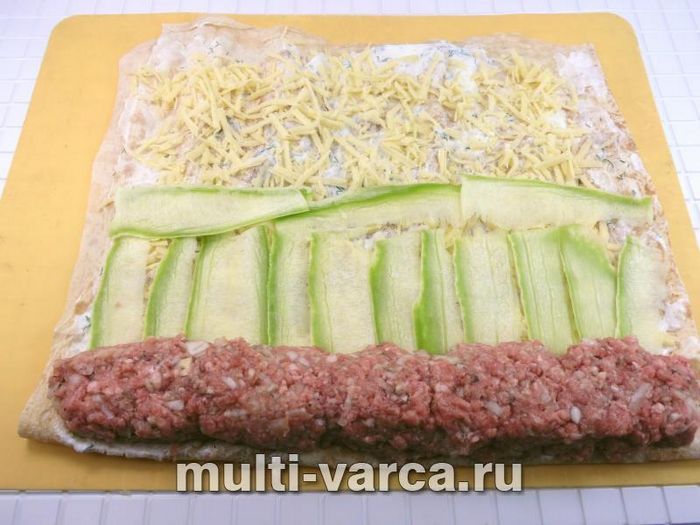Пиріг із лаваша з фаршем і кабачком