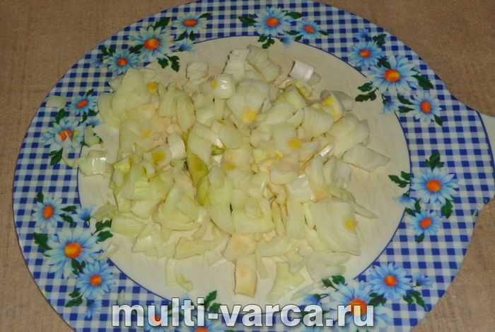 Пісний суп із сочевиці в мультиварці