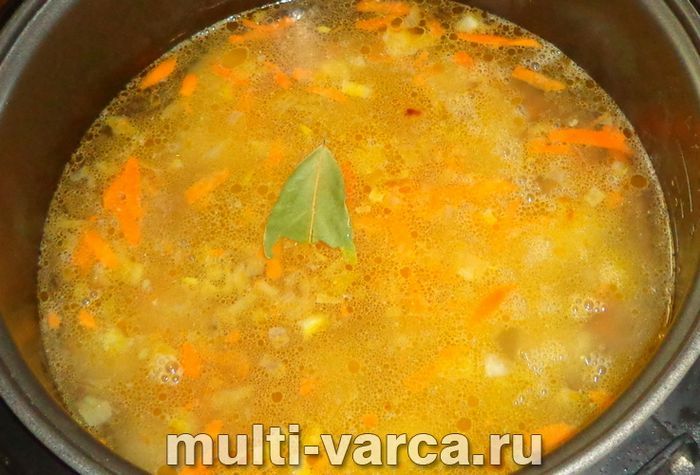 Пісний суп із сочевиці в мультиварці