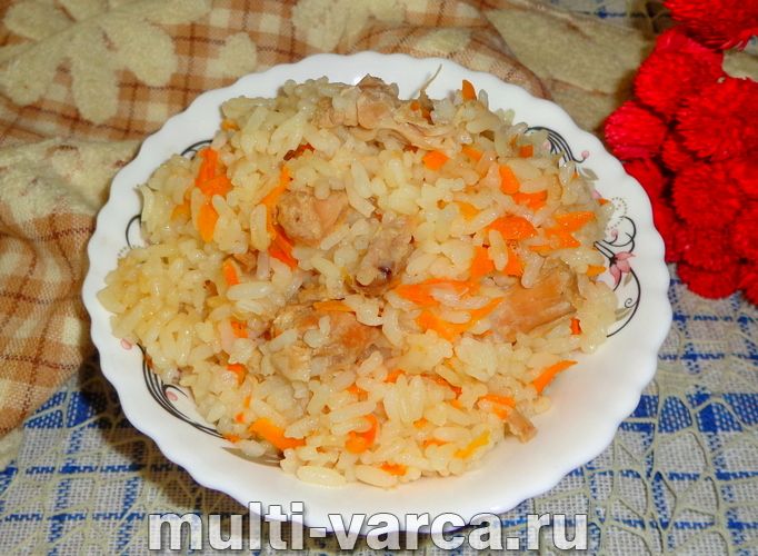 Плов із тушонкою в мультиварці