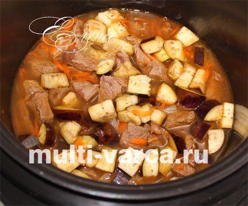 Рис із м'ясом і баклажанами в мультиварці