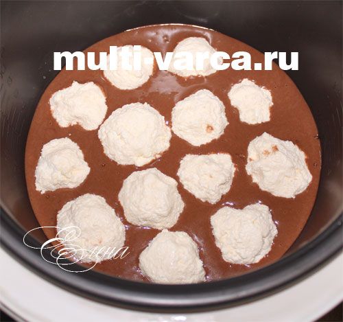 Шоколадний пиріг із сирними кульками