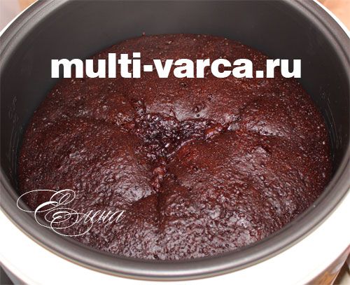Шоколадний пиріг із сирними кульками