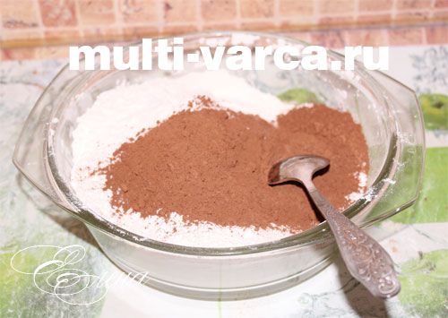 Шоколадний пиріг із сирними кульками