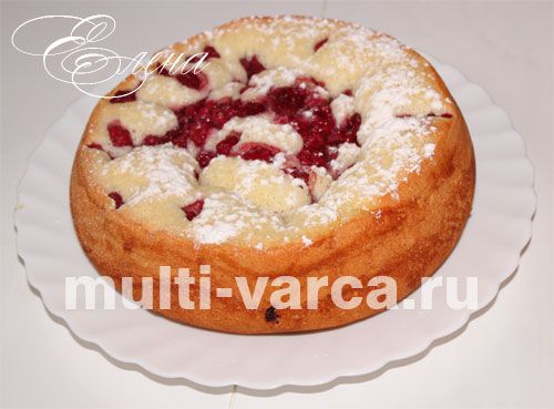 Смачна, пишна малинова шарлотка з малиновою начинкою