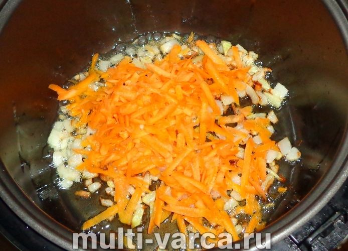 Тушкована капуста з баклажанами в мультиварці