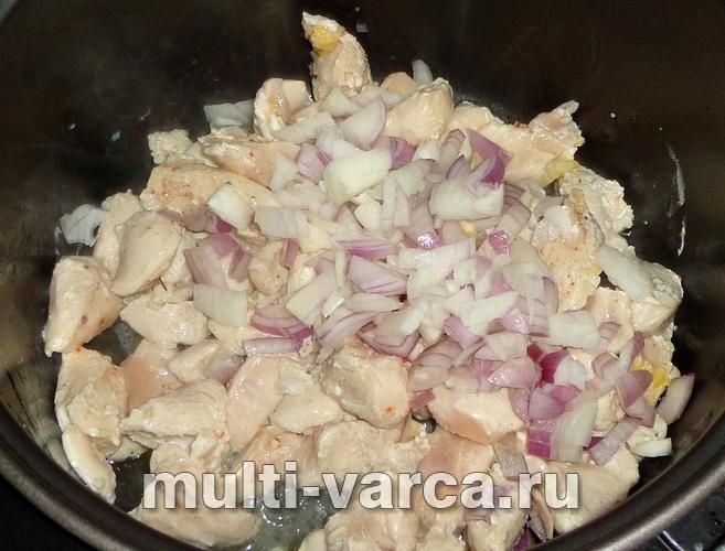 Тушкована курка з рисом у мультиварці