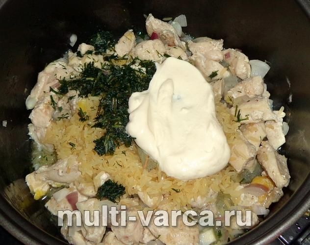 Тушкована курка з рисом у мультиварці