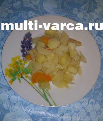Тушковані овочі під сметанним соусом