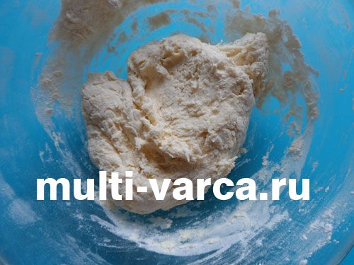 Вишнево-яблучний напіввідкритий пиріг у мультиварці