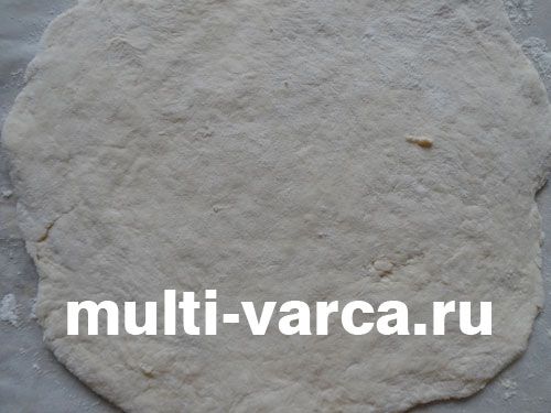 Вишнево-яблучний напіввідкритий пиріг у мультиварці