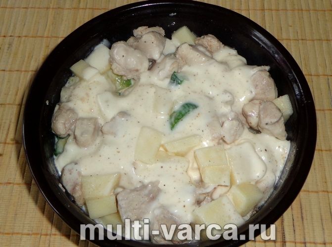 Запечена курка з кабачком і картоплею