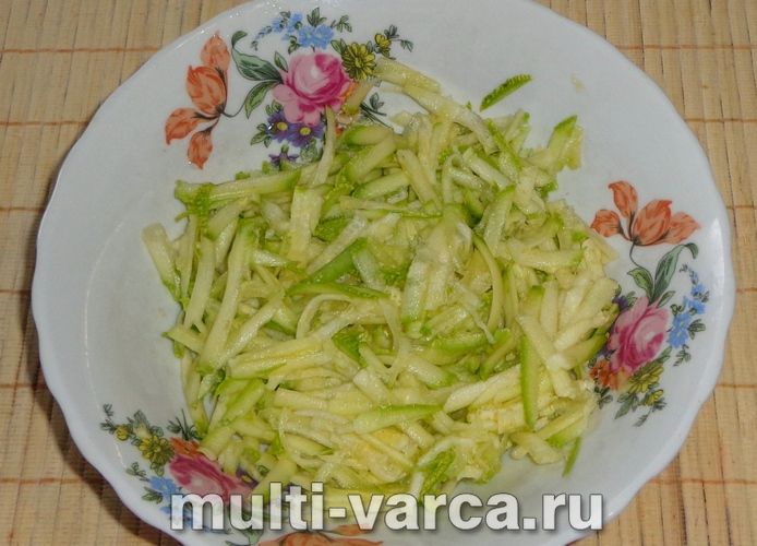 Запіканка з кабачків і капусти в мультиварці