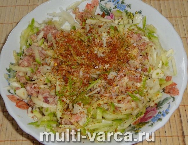 Запіканка з кабачків і капусти в мультиварці