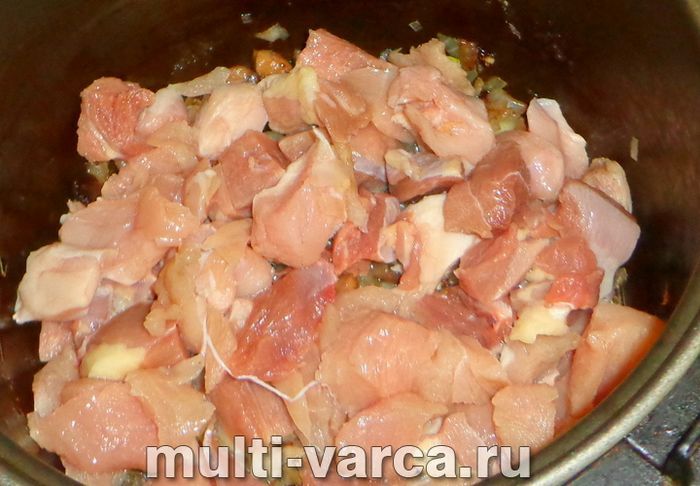 Жульєн з індичкою та грибами в мультиварці