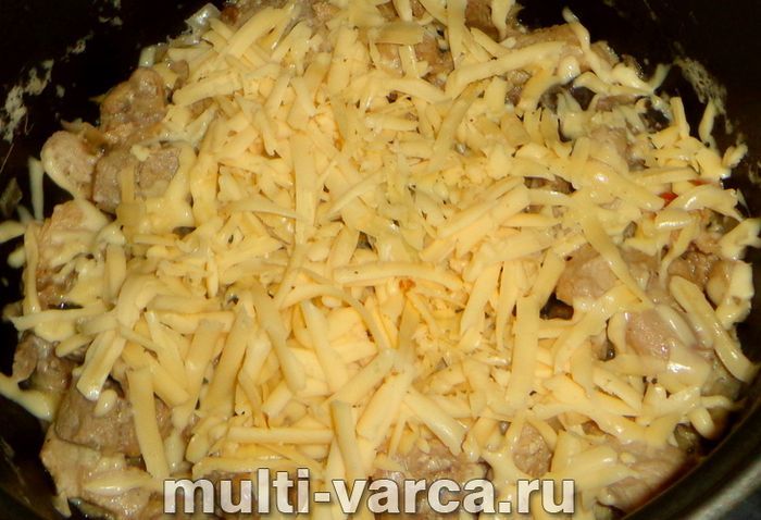 Жульєн з індичкою та грибами в мультиварці